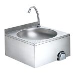 Kézmosó fali térdkapcsolóval és kifolyóval takaróborítással Kézmosó fali térdkapcsolóval és kifolyóval takaróborítással